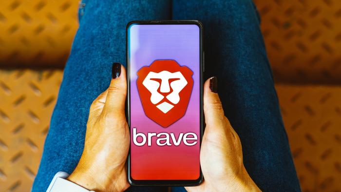 BRAZIL - 2023/05/23: In this photo illustration, the Brave logo is displayed on a smartphone screen. (Photo Illustration by Rafael Henrique/SOPA Images/LightRocket via Getty Images)